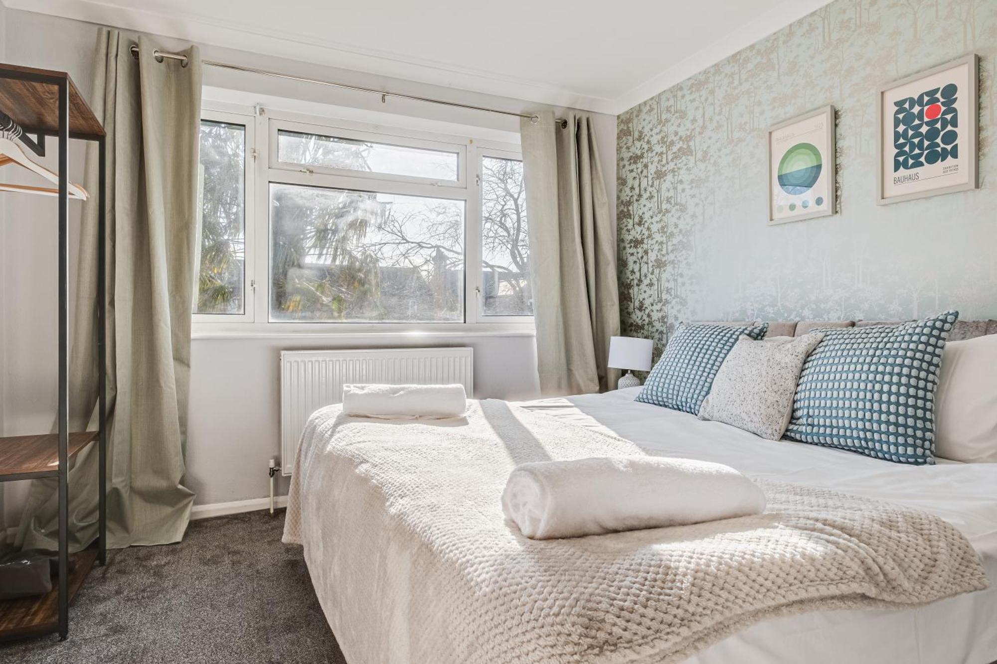 Comfy And Freshly Redecorated Home By Our Home Short Stays Close To Town Centre With Free Parking Bedford Zewnętrze zdjęcie